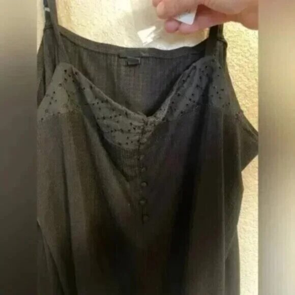 NWT TORRID Texture Knit Woven Eyelet Square Neck Swing Tank - Picture 6 of 9